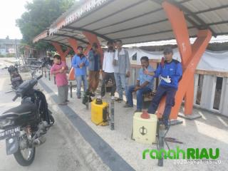 Pemdes Senggoro dan Warga Lakukan Penyemprotan Disinfektan di Sejumlah Rumah Ibadah