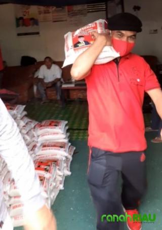 Kade Ingatkan Seluruh Fraksi PDIP Riau Pantau Kondisi Masyarakat