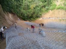 Rajin Pupuk Kebersamaan Personil Satgas TMMD 104 Menuai Keberhasilan