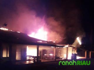 Si Jago Merah Mengamuk, 4 Unit Bangunan Permanen Hangus Terbakar di LTD