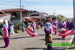 Eratkan Ukhuwah Islamiah, Pj Kades Senggoro Resmi Lepaskan Pawai Taaruf MTQ ke XVIII Tahun 2025