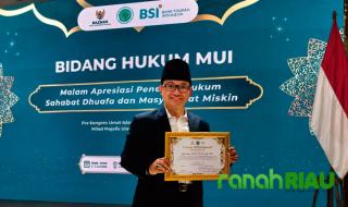 Abd. Aziz: Keadilan Bukan Milik Orang Kaya, MUI Beri Penghargaan atas Dedikasi Membela kaum Miskin