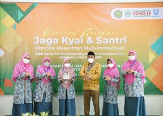 Muhammadiyah Covid Command Center Teguhkan gerakan jaga Kiai dan Santri