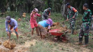 Program TMMD 2022, Kodim 0303 Bengkalis Bersama Warga Tugus Lumus membangun