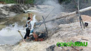 Polsek Kuantan Mudik Marah Besar.!! Dua Unit PETI Hangus Dibakar