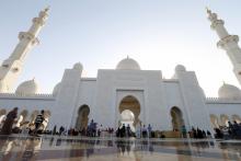 Turis, Jangan Lakukan Ini Saat Berlibur ke Abu Dhabi