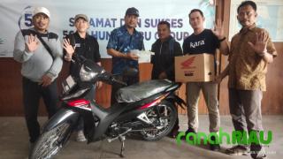 Sambu Group Undang Petani Kelapa di Inhil dan Beri Hadiah Motor