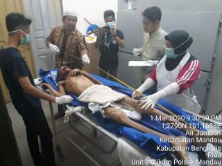 Sadis.... Anak bunuh bapaknya pake Batu gilingan