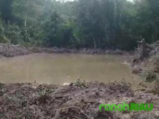 Hanya Membuat Kolam Ikan, Alat Berat Milik Aho Disita Polisi Karena Dituding Melakukan Penambangan
