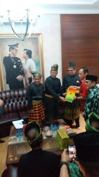 LAMR Adakan Tepuk Tepung Tawar Untuk WAKAPOLRI
