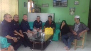  Ketua PWI Riau Sambangi Maisyarah Penderita Kalenjer Getah Bening