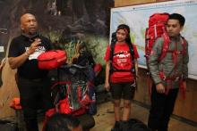 Peringati Sumpah Pemuda, Eiger Jelajahi 28 Gunung