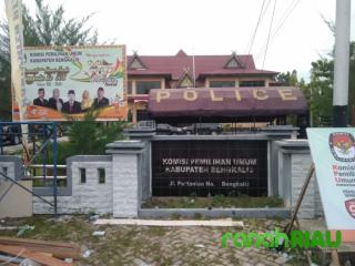 Dihari Kedua Pendaftaran Kantor KPU Bengkalis Masih Sepi