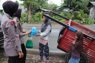 Jumat Barokah Polda Banten : Peduli dan Berbagi kepada masyarakat