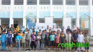 Khitan Sehat Anak Sholeh bersama IZI: Ketika Zakat PLN Menyentuh Anak-anak di Sungai Sibam