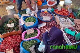 Kabar Baik! Harga Cabai dan Bawang di Pasar Tangor Pekanbaru masih Aman jelang Ramadan