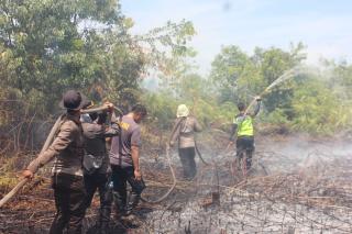 Kapolres Bengkalis dan Tim Bertekad Padamkan Karhutla di Kecamatan Bantan
