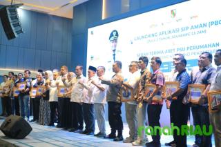 Pemko Pekanbaru Beri Penghargaan kepada Pengembang Perumahan Tertib Serahkan PSU