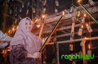 Malam 27 Likur, Bupati Bengkalis Buka Festival Lampu Colok