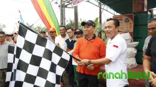 Ratusan warga ikut Jalan Santai Meriahkan HUT ke 8 Kelurahan Pebatuan