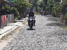 Warga Mulai Coba Gunakan Jalan Aspal