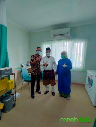 ASN Dinas Koperasi dan UMKM Kota Pekanbaru jalani Vaksinasi tahap II di RSI Ibnu Sina