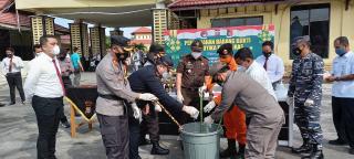 Usai Apel Ketupat, Polres Bengkalis Bersama Forkopimda Laksanakan Pemusnahan BB