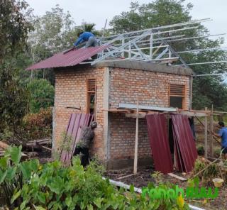 Akhir Tahun 2021, Bedah Rumah Milik Syahrudin Warga Desa Teluk Latak Akan Siap