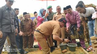 Bupati Rohil Letakan Batu Pertama di SMP 6 Bangko