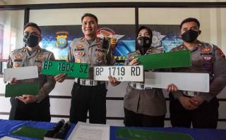 Muncul Pelat Nomor warna Hijau, Ternyata Ini bedanya dengan yang Putih, Masyarakat wajib Tahu