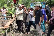 Bupati Inhil Resmikan Parit Basirah, Sapat Menjadi Kampung Nelayan