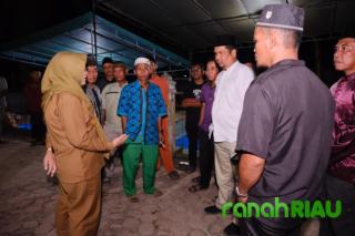 Demi Sambangi warga, Bupati Afni rela tempuh Jalan rusak 