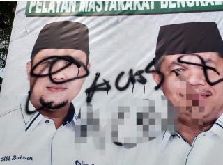Di Kecamatan Mandau, Baliho Paslon AMAN Dicoret OTK
