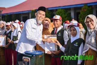 BRK Syariah Dorong Generasi Peduli Lingkungan, 50 Relawan Sekolah Dumai punya Tabungan Bank Sampah
