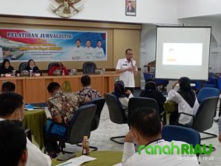 Dihadiri Peserta Dari Pemdes, DPC AJOI Bengkalis Gelar Pelatihan Jurnalistik