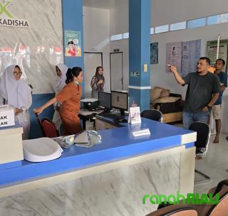 Anggota DPRD Kampar Ramli, S.Kom Silaturahmi ke Klinik Pratama Kadisha dan Apotek Sarah