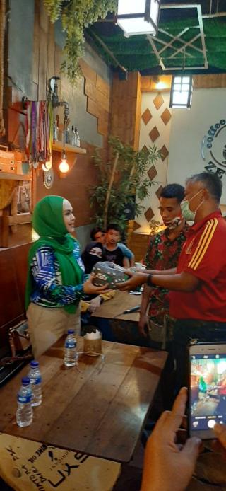 Iyet Bustami Sambangi Atlit Duri, Ketua KOK Mandau Harapkan Kesejahteraan