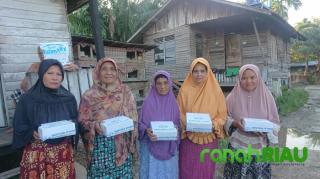 Para Lansia Di Pasar Teratak Buluh Terharu Terima Bantuan Rumah Yatim