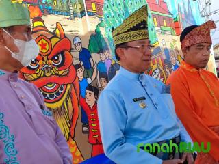 Mural Bhineka Tunggal Ika Milik Sambu Group Diresmikan Bupati Indragiri Hilir