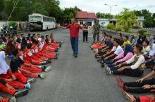 Kesibukan Panitia Pengibaran Merah Putih Mulai Terasa Di Perbatasan