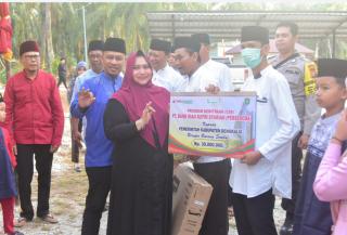 Anak Yatim dan Kaum Dhuafa Terima Bantuan dari Bupati Bengkalis