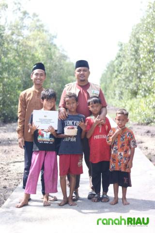 Sedekah Daging Dompet Dhuafa Hadir di Desa Sesap, Warga Rasakan Hangatnya Kepedulian Iduladha