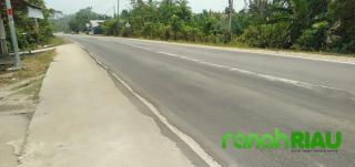 Jalan Bergelombang Sangat Membahayakan Para Pengguna Jalan di Kuansing