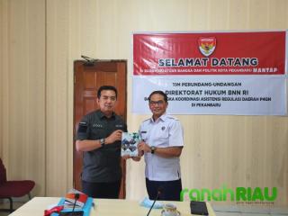 Dikunjungi BNN Pusat, Kesbangpol Kota Pekanbaru Terima Inpres No. 20 Tahun 2020