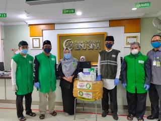UAS Bagikan APD dan Sarung Tangan BBN di Rumah Sakit Rujukan Pasien Covid 19