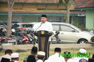 Laksanakan Sholat Istisqa , Bupati Kampar : Mari Beristighfar dan Tingkatkan Amal Ibadah