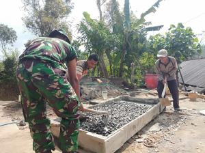 . TMMD, Koordinator Kecamatan Ikut Aduk Semen