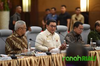 Pemprov Riau Kategorikan BRK Syariah Berkinerja Positif, Jadi Salah Satu Penopang Utama PAD