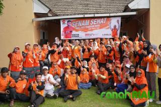 Doktor Ikhsan Senam Sehat bersama PKS dan Warga Tenayan Raya