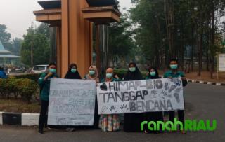 Aksi Konkret Himapbio UIR dalam Upaya penanganan kabut Asap